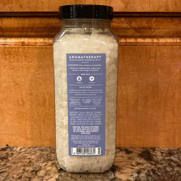 Aromatherapy “Lavender + Vanilla” Bath Soak by BBW, 17 oz / 481 mL, NWT GiftWrap - Picture 4 of 6